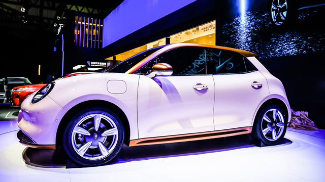 长城欧拉全新纯电SUV全球首发 “复古未来”造型惊艳成都车展