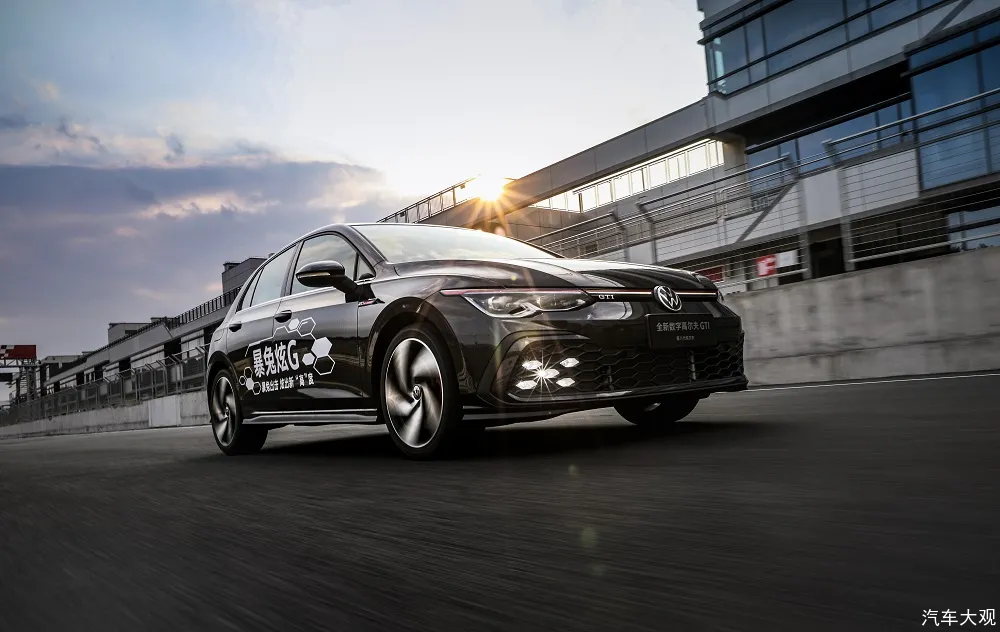 汽车大观｜第八代高尔夫GTI：“数字钢炮”时代的开启者