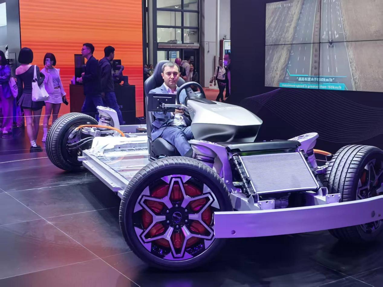 在汽车变革时代，我们重新发明汽车